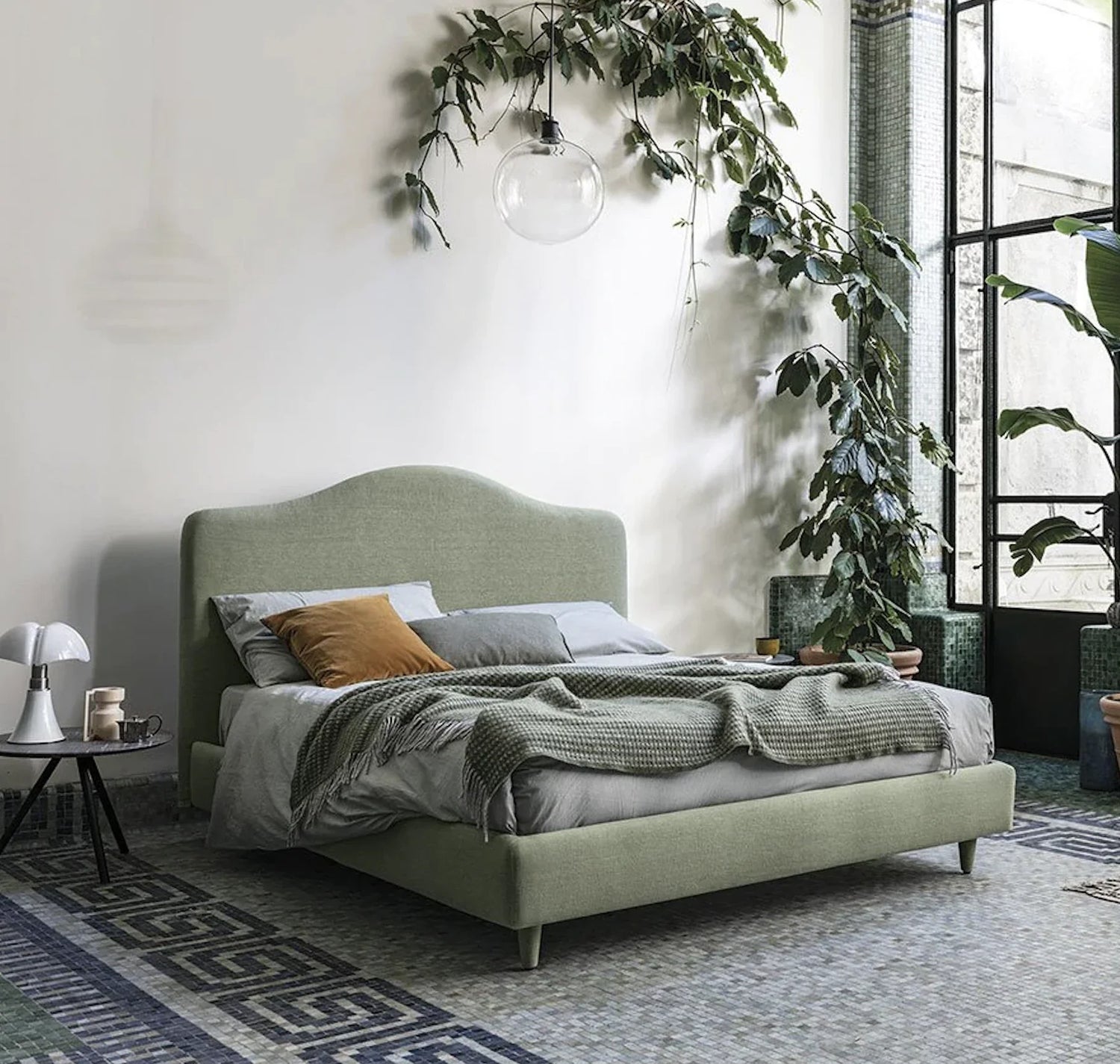 Letto matrimoniale moderno