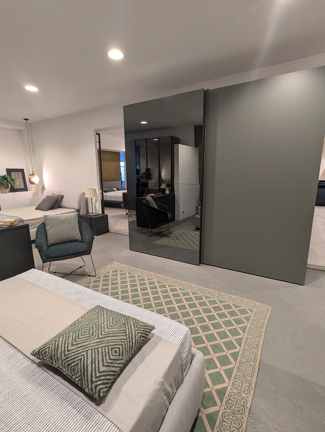 Camera da letto completa con armadio Vision con TV integrata