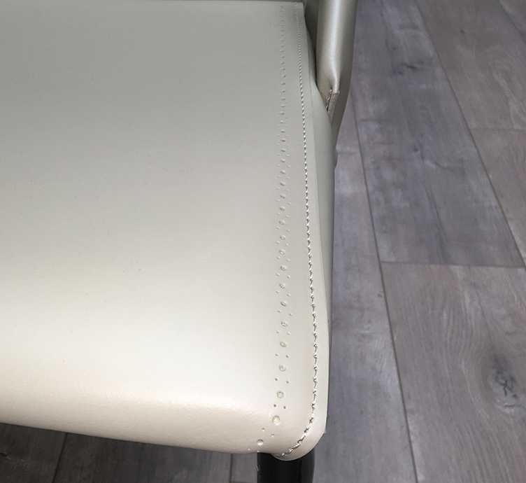 SEDIA CON GAMBE IN METALLO - SALLY