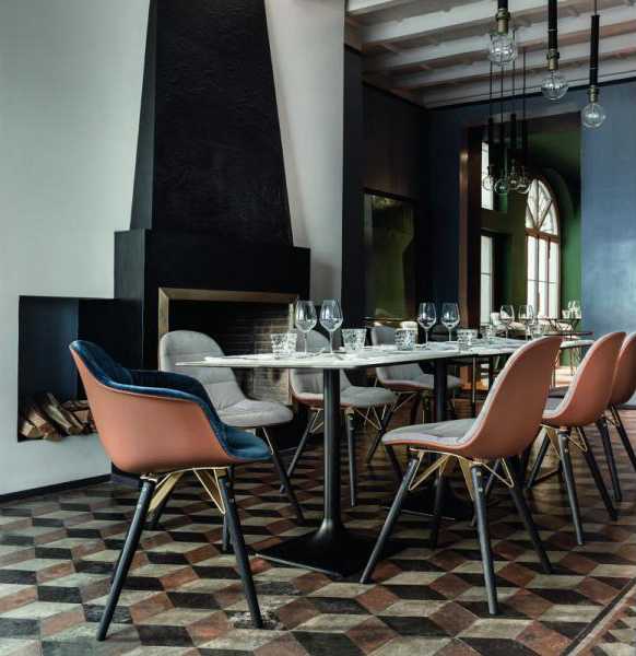 POLTRONCINA IMBOTTITA IN LEGNO CON BRACICOLI - MOOD